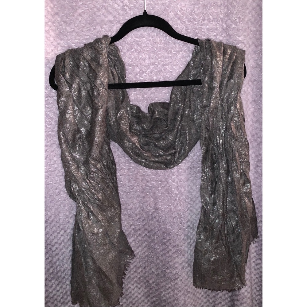 Metallic detail scarf